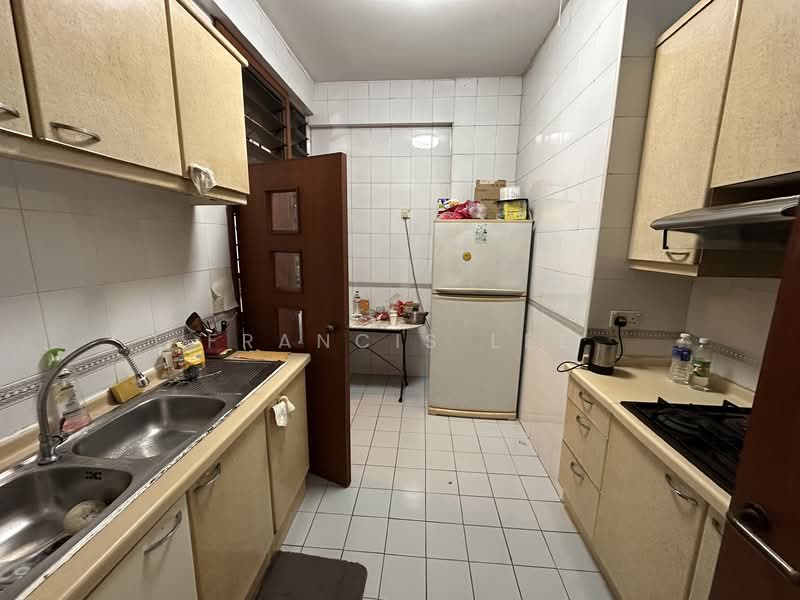 Parc Oasis, 51 Jurong East Avenue 1, Room Rental, 120 sqft, Condominium For Rent, by Francis Lee, 500105113 - Kitchen - PropertyGuru.com.sg