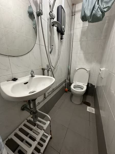 Parc Oasis, 51 Jurong East Avenue 1, Room Rental, 120 sqft, Condominium For Rent, by Francis Lee, 500105113 - Bathroom - PropertyGuru.com.sg