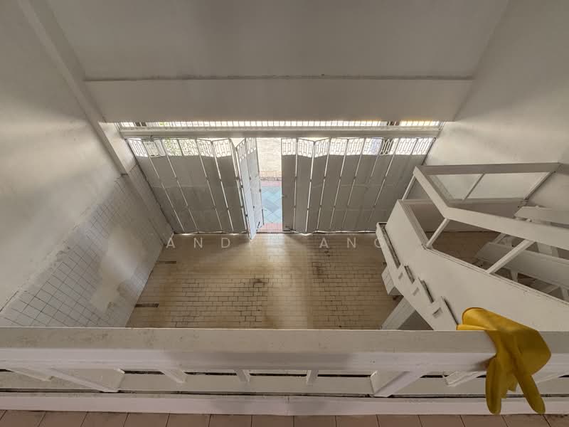 1st storey shop @ Yio Chu Kang road (F&B approved), Yio Chu Kang Road, 1,130 sqft, Shop / Shophouse For Rent, by Ander Ang, 500105137 - Entrance - CommercialGuru.com.sg