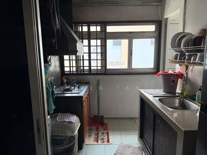 331 Woodlands Avenue 1, 331 Woodlands Avenue 1, 2 Bedrooms, 785 sqft, HDB Flat For Rent, by Karen Tan, 500105138 - Kitchen - PropertyGuru.com.sg