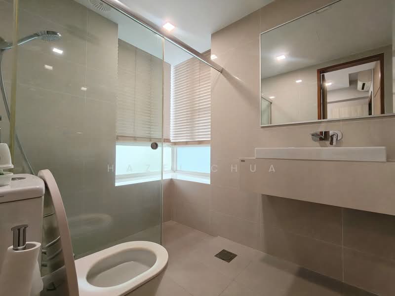 Ris Grandeur, 21 Elias Road, 2 Bedrooms, 1,109 sqft, Condominium For Rent, by Hazel Chua, 500105143 - Master Bathroom - PropertyGuru.com.sg