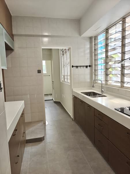 Castle Green, 485 Yio Chu Kang Road, 3 Bedrooms, 1,152 sqft, Condominium For Rent, by Li Xinghua, 500105145 - Kitchen - PropertyGuru.com.sg