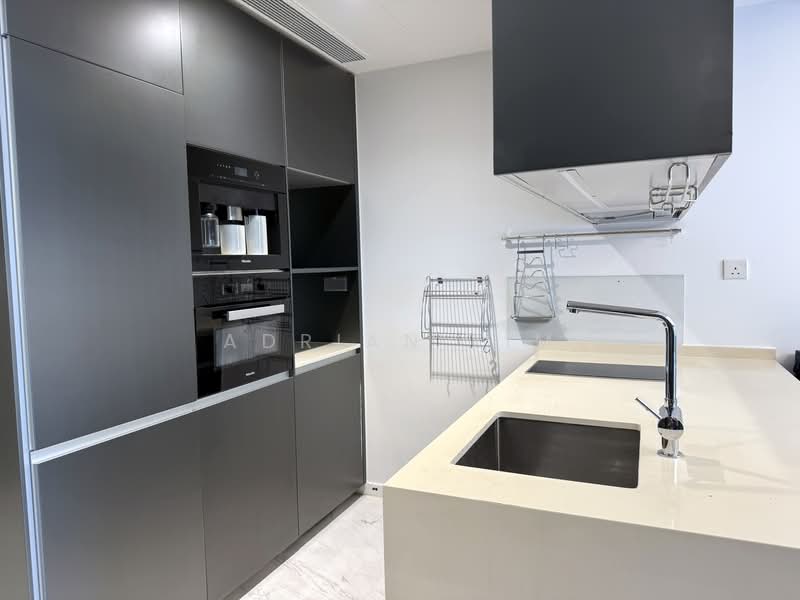 Cairnhill Nine, 9 Cairnhill Road, 2 Bedrooms, 732 sqft, Condominium For Rent, by Adrian Lim, 500105152 - Kitchen - PropertyGuru.com.sg