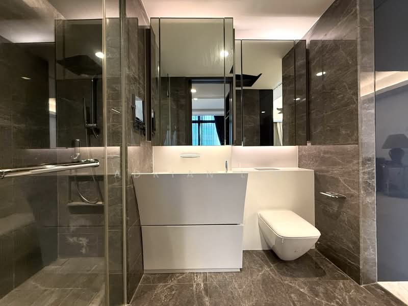 Cairnhill Nine, 9 Cairnhill Road, 2 Bedrooms, 732 sqft, Condominium For Rent, by Adrian Lim, 500105152 - Bathroom - PropertyGuru.com.sg