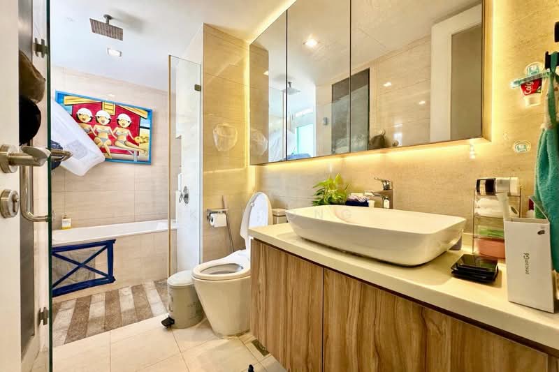 Monterey Park Condominium, 21 West Coast Rise, 3 Bedrooms, 1,367 sqft, Condominium For Sale, by Kal Ong, 500105153 - Bathroom - PropertyGuru.com.sg