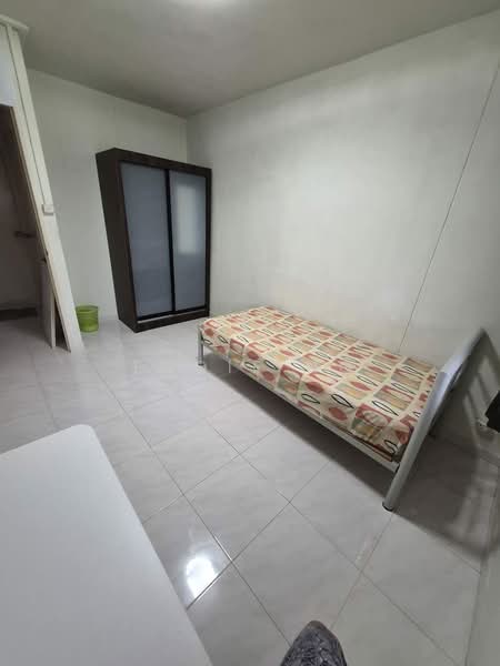 571 Pasir Ris Street 53, 571 Pasir Ris Street 53, Room Rental, 200 sqft, HDB Flat For Rent, by Eddie Ng, 500105160 - Bedroom - PropertyGuru.com.sg