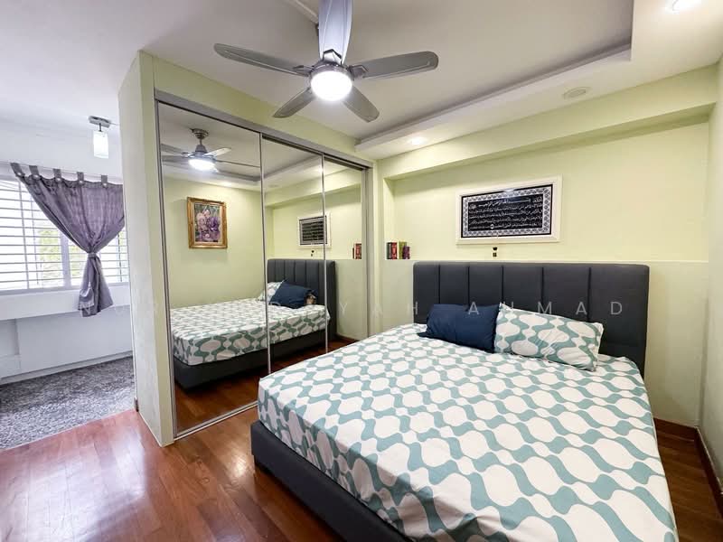 754 Pasir Ris Street 71, 754 Pasir Ris Street 71, 3 Bedrooms, 1,367 sqft, HDB Flat For Sale, by Nur Hidayah Ahmad, 500105164 - Master Bedroom & Wardrobe  - PropertyGuru.com.sg
