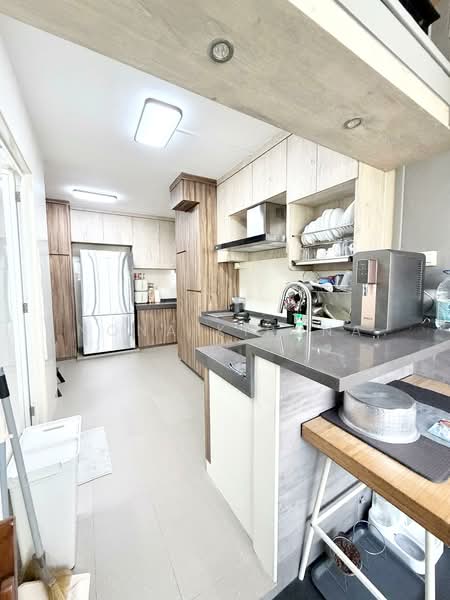 537 Pasir Ris Street 51, 537 Pasir Ris Street 51, 4 Bedrooms, 1,593 sqft, HDB Flat For Sale, by Nona Kirana, 500105170 - Kitchen - PropertyGuru.com.sg
