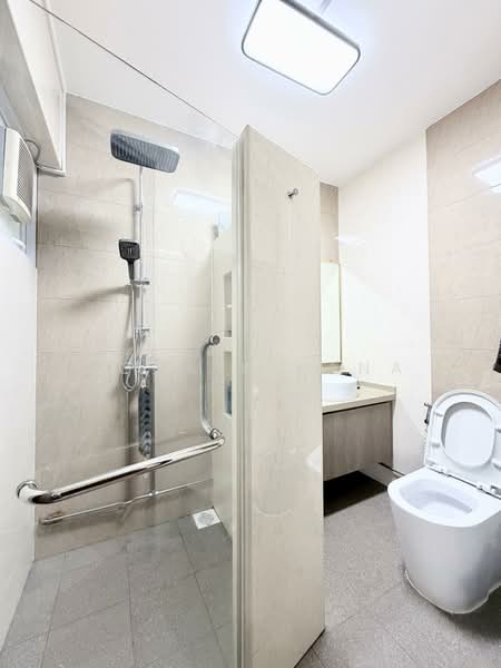 537 Pasir Ris Street 51, 537 Pasir Ris Street 51, 4 Bedrooms, 1,593 sqft, HDB Flat For Sale, by Nona Kirana, 500105170 - Bathroom - PropertyGuru.com.sg