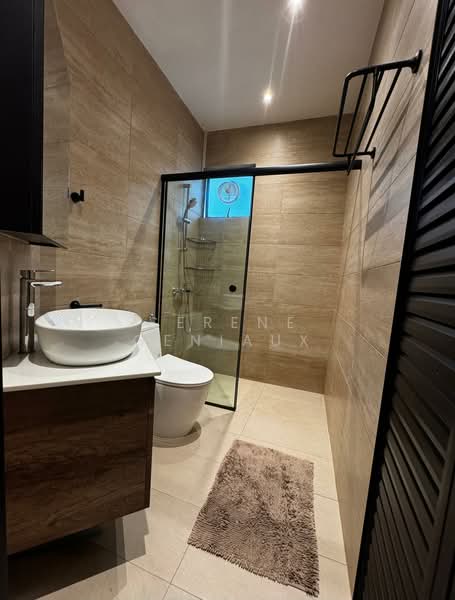 Holland Hill Park, 7 Holland Hill, 3 Bedrooms, 1,668 sqft, Condominium For Rent, by Serene Geniaux, 500105182 - Bathroom - PropertyGuru.com.sg