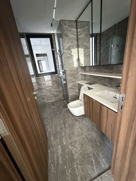 Lentor Modern, Lentor Central, 2 Bedrooms, 732 sqft, Condominium For Sale, by Ruth Zheng, 500105183 - Bathroom - PropertyGuru.com.sg