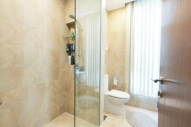 Eng Kong Crescent, , 5 Bedrooms, 2,520 sqft, Semi-Detached House For Rent, by Lawrence Teo (赵世廷), 500105187 - Bathroom - PropertyGuru.com.sg