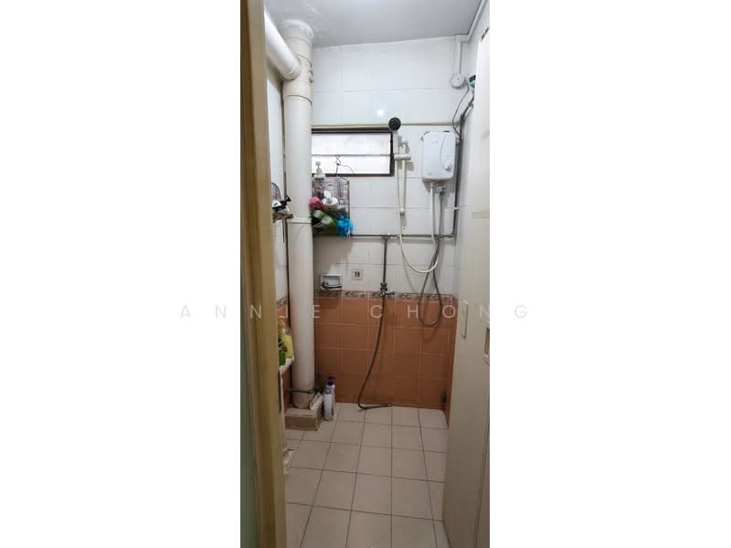 20 Dover Crescent, 20 Dover Crescent, 2 Bedrooms, 699 sqft, HDB Flat For Rent, by Annie Chong, 500105190 - Bathroom - PropertyGuru.com.sg