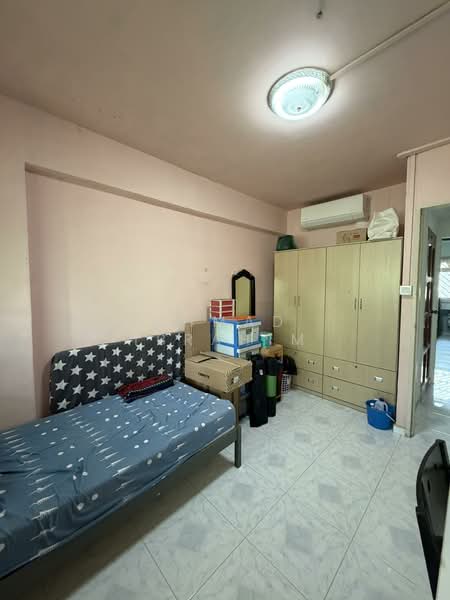 810 Jurong West Street 81, 810 Jurong West Street 81, 3 Bedrooms, 1,151 sqft, HDB Flat For Sale, by Ahmad Ibrahim, 500105207 - Bedroom - PropertyGuru.com.sg