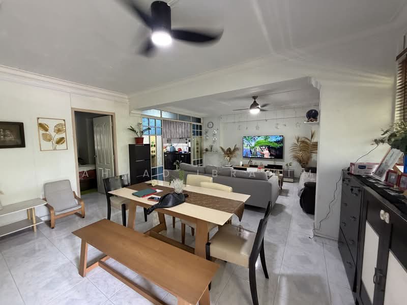 810 Jurong West Street 81, 810 Jurong West Street 81, 3 Bedrooms, 1,151 sqft, HDB Flat For Sale, by Ahmad Ibrahim, 500105207 - Living Room - PropertyGuru.com.sg