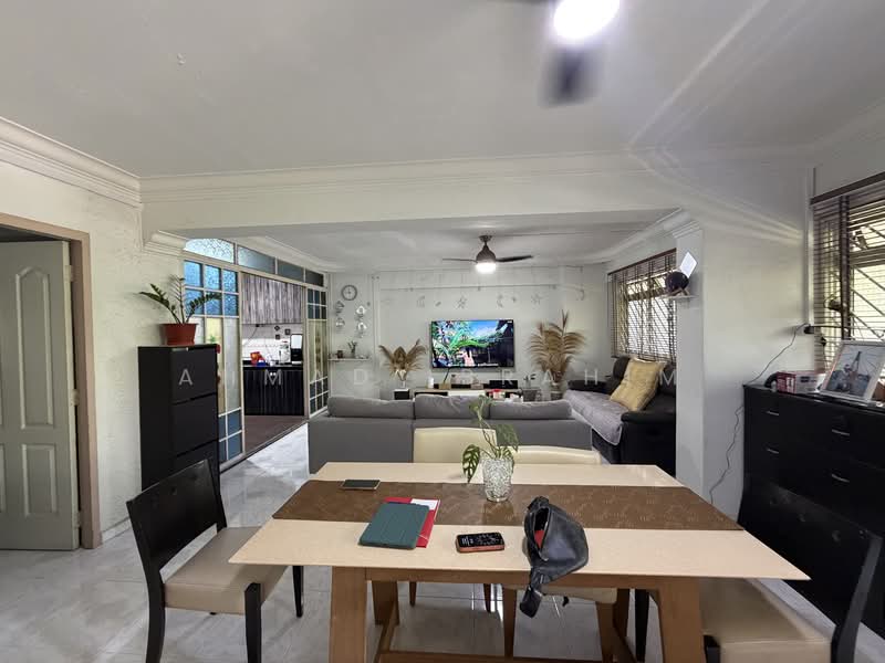 810 Jurong West Street 81, 810 Jurong West Street 81, 3 Bedrooms, 1,151 sqft, HDB Flat For Sale, by Ahmad Ibrahim, 500105207 - Living Room - PropertyGuru.com.sg