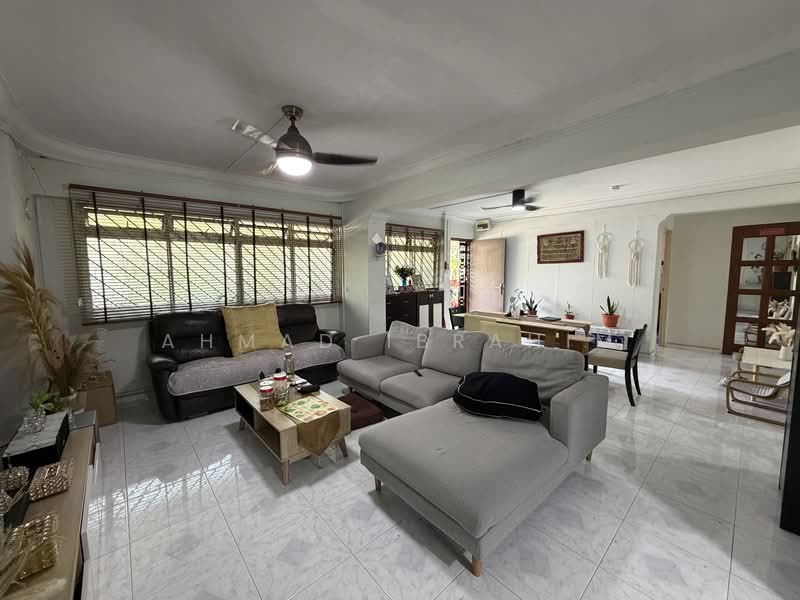 810 Jurong West Street 81, 810 Jurong West Street 81, 3 Bedrooms, 1,151 sqft, HDB Flat For Sale, by Ahmad Ibrahim, 500105207 - Living Room - PropertyGuru.com.sg