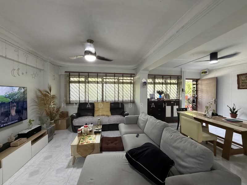 810 Jurong West Street 81, 810 Jurong West Street 81, 3 Bedrooms, 1,151 sqft, HDB Flat For Sale, by Ahmad Ibrahim, 500105207 - Living Room - PropertyGuru.com.sg