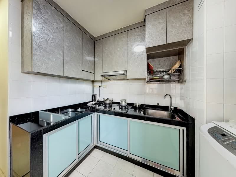 33 Eunos Crescent, 33 Eunos Crescent, 2 Bedrooms, 646 sqft, HDB Flat For Sale, by Aaron Yang, 500105210 - Kitchen - PropertyGuru.com.sg