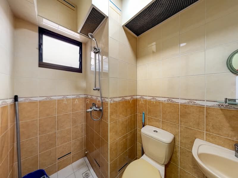 33 Eunos Crescent, 33 Eunos Crescent, 2 Bedrooms, 646 sqft, HDB Flat For Sale, by Aaron Yang, 500105210 - Bathroom - PropertyGuru.com.sg