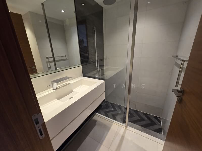 Altez, 16 Enggor Street, 2 Bedrooms, 1,109 sqft, Condominium For Sale, by Mervin Tang, 500105212 - Bathroom - PropertyGuru.com.sg