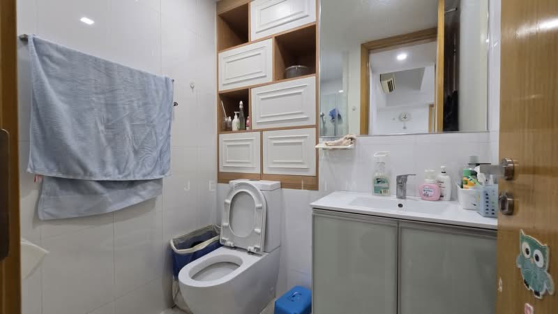 The Acacias, 23 Sommerville Road, 1 Bedroom, 635 sqft, Apartment For Sale, by Jeff Lim, 500105221 - Bathroom - PropertyGuru.com.sg
