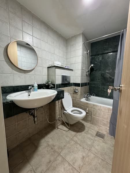 UOB Centre, , Room Rental, 120 sqft, Apartment For Rent, by Vivian Ng, 500105225 - Bathroom - PropertyGuru.com.sg