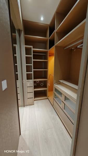 The Tessarina, 20 Wilby Road, 2 Bedrooms, 990 sqft, Condominium For Rent, by Ong Lin Khong, 500105231 - Walk In Wardrobe - PropertyGuru.com.sg