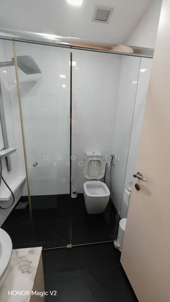 The Tessarina, 20 Wilby Road, 2 Bedrooms, 990 sqft, Condominium For Rent, by Ong Lin Khong, 500105231 - Bathroom - PropertyGuru.com.sg