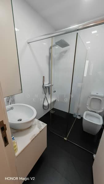 The Tessarina, 20 Wilby Road, 2 Bedrooms, 990 sqft, Condominium For Rent, by Ong Lin Khong, 500105231 - Bathroom - PropertyGuru.com.sg