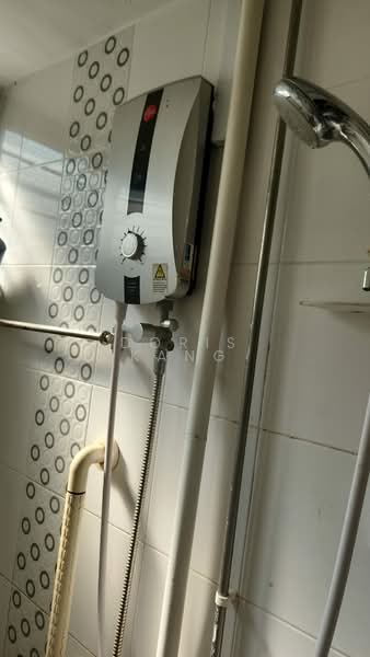 375 Clementi Avenue 4, 375 Clementi Avenue 4, Room Rental, 120 sqft, HDB Flat For Rent, by Doris Kang, 500105244 - Bathroom - PropertyGuru.com.sg