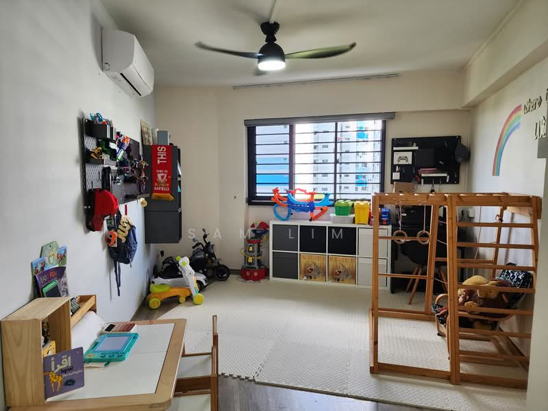 322 Hougang Avenue 5, 322 Hougang Avenue 5, 3 Bedrooms, 1,044 sqft, HDB Flat For Sale, by Sam Lim, 500105254 - Bedroom - PropertyGuru.com.sg