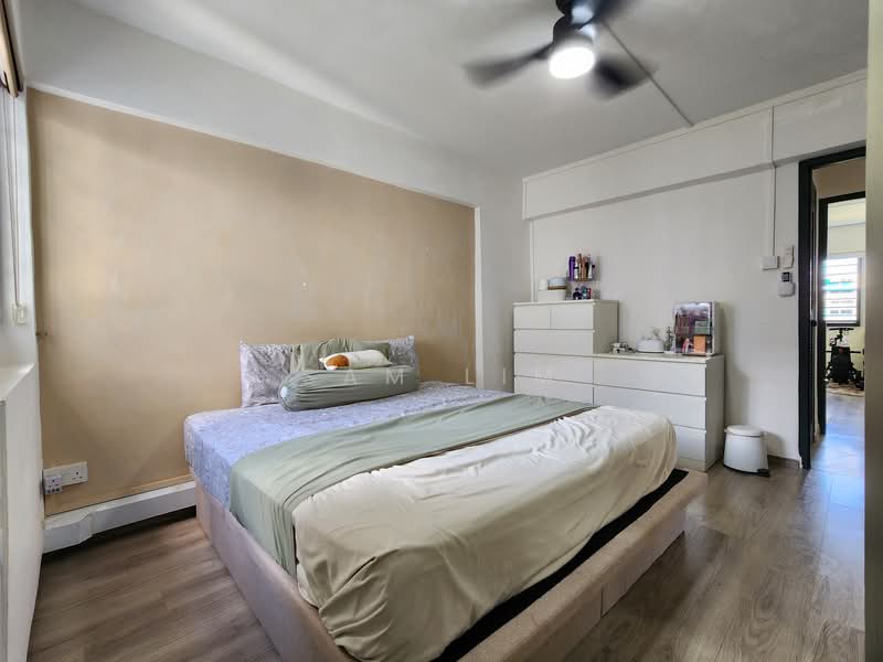 322 Hougang Avenue 5, 322 Hougang Avenue 5, 3 Bedrooms, 1,044 sqft, HDB Flat For Sale, by Sam Lim, 500105254 - Master Bedroom - PropertyGuru.com.sg