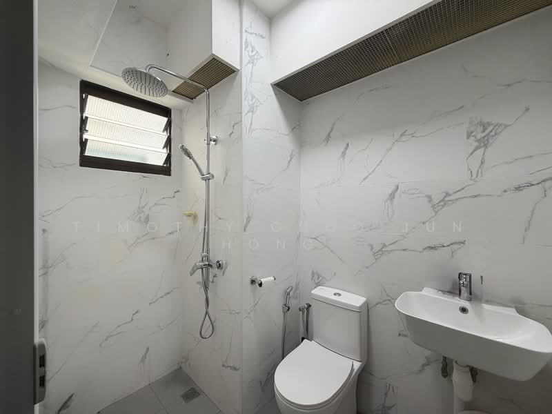 32 Eunos Crescent, 32 Eunos Crescent, 2 Bedrooms, 646 sqft, HDB Flat For Sale, by Timothy Choo Jun Hong, 500105271 - Bathroom - PropertyGuru.com.sg