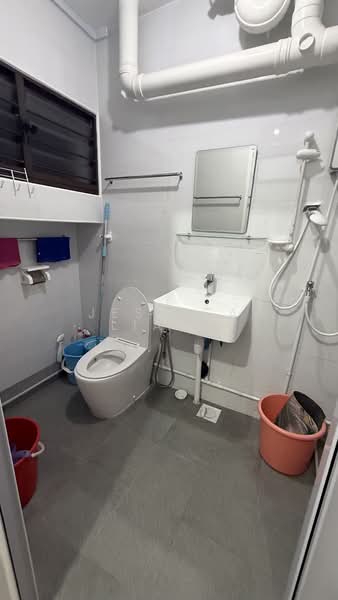 88 Redhill Close, 88 Redhill Close, Room Rental, 180 sqft, HDB Flat For Rent, by Jessica Liang, 500105278 - Bathroom - PropertyGuru.com.sg