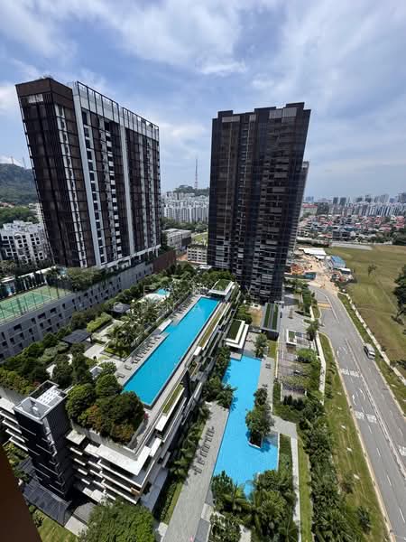 Midwood, 10 Hillview Rise, 4 Bedrooms, 1,249 sqft, Condominium For Sale, by Fanny Gunawan, 500105302 - Exterior - PropertyGuru.com.sg