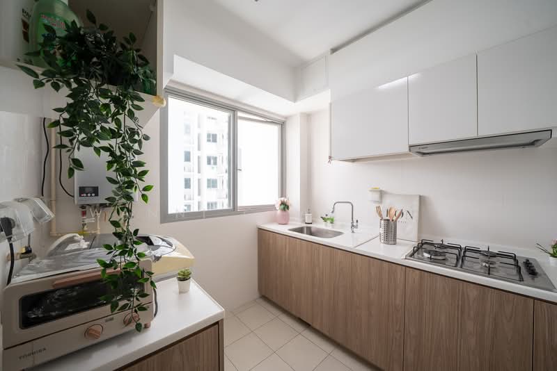 475D Upper Serangoon Crescent, 475D Upper Serangoon Crescent, 2 Bedrooms, 721 sqft, HDB Flat For Sale, by Wanni Chan 陈寀颖, 500105303 - Kitchen - PropertyGuru.com.sg