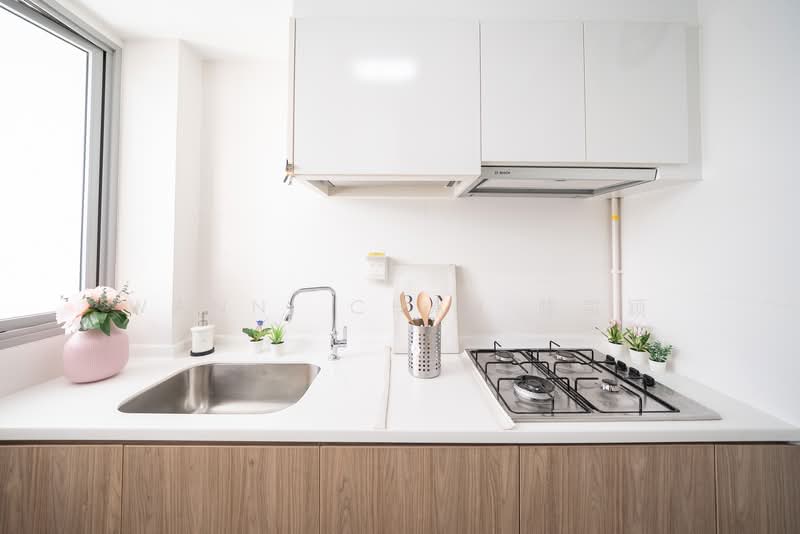 475D Upper Serangoon Crescent, 475D Upper Serangoon Crescent, 2 Bedrooms, 721 sqft, HDB Flat For Sale, by Wanni Chan 陈寀颖, 500105303 - Kitchen - PropertyGuru.com.sg