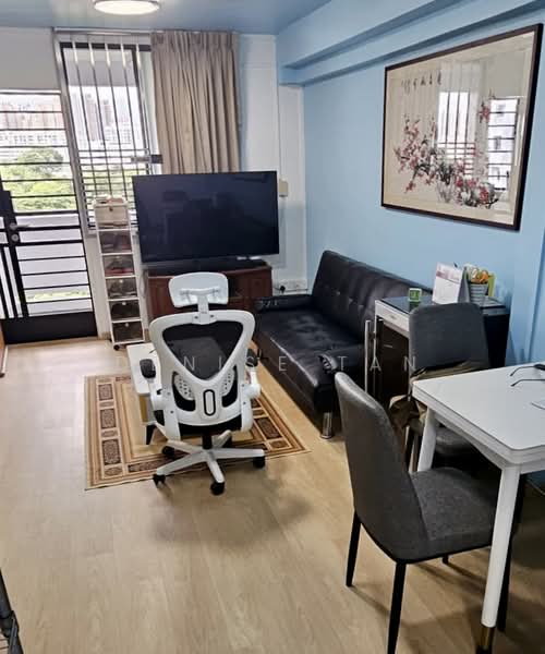 1 Lorong 7 Toa Payoh, 1 Lorong 7 Toa Payoh, Room Rental, 180 sqft, HDB Flat For Rent, by Denise Tan, 500105315 - Living Room - PropertyGuru.com.sg