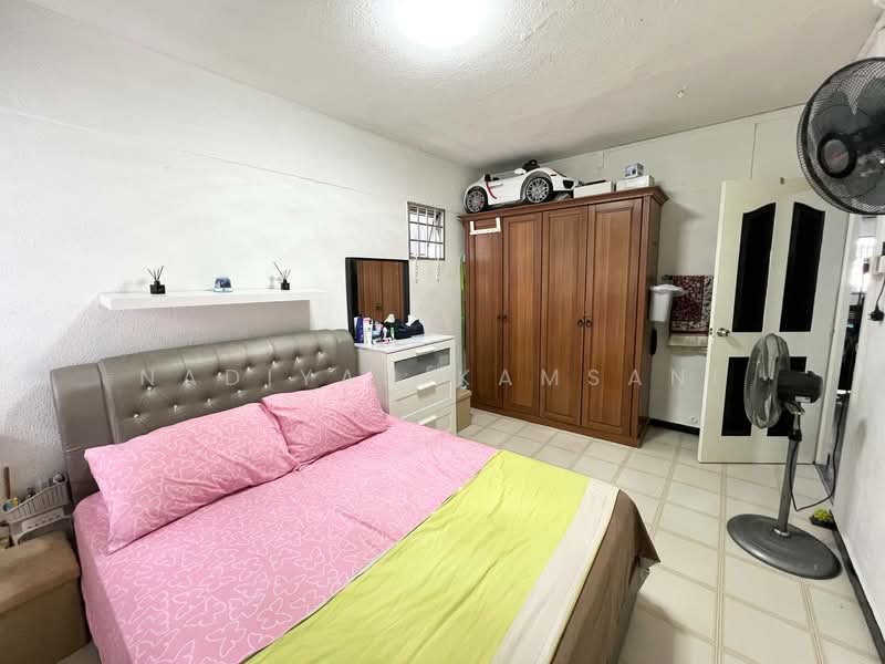145 Bukit Batok Street 11, 145 Bukit Batok Street 11, 3 Bedrooms, 1,001 sqft, HDB Flat For Sale, by Nadiyah Kamsani, 500105319 - Bedroom - PropertyGuru.com.sg