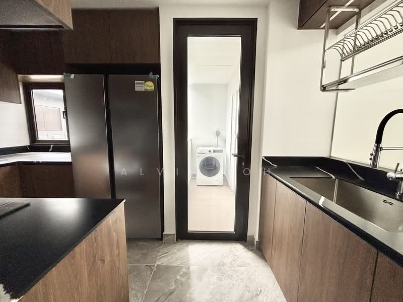 The Commodore, 69 Canberra Drive, 3 Bedrooms, 1,184 sqft, Condominium For Sale, by Alvin Toh, 500105327 - Kitchen - PropertyGuru.com.sg