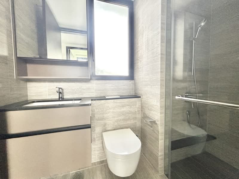 The Commodore, 69 Canberra Drive, 3 Bedrooms, 1,184 sqft, Condominium For Sale, by Alvin Toh, 500105327 - Bathroom - PropertyGuru.com.sg