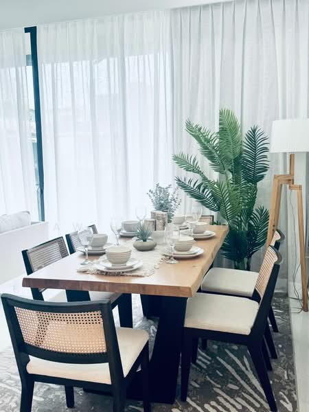 J Gateway, 2 Gateway Drive, 4 Bedrooms, 1,238 sqft, Condominium For Sale, by Aw Hui Koon, 500105334 - Dining Room An artist Impression - PropertyGuru.com.sg