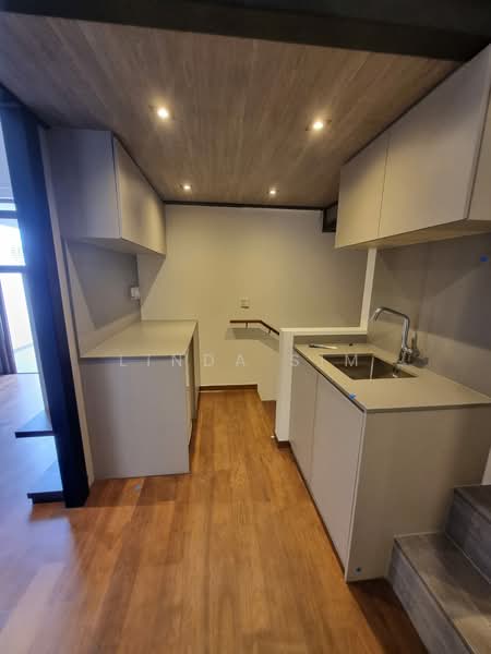 🔥Fire Sale/ Last unit – Brand New Dual-Key | D10 Freehold | $2.5M, , 2 Bedrooms, 1,098 sqft, Condominium For Sale, by Linda Sim, 500105335 - Kitchen (lower unit) - PropertyGuru.com.sg