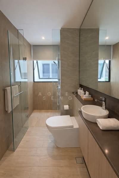 The Jovell, 19 Flora Drive, 3 Bedrooms, 904 sqft, Condominium For Sale, by Agnes Seng, 500105340 - Bathroom - PropertyGuru.com.sg