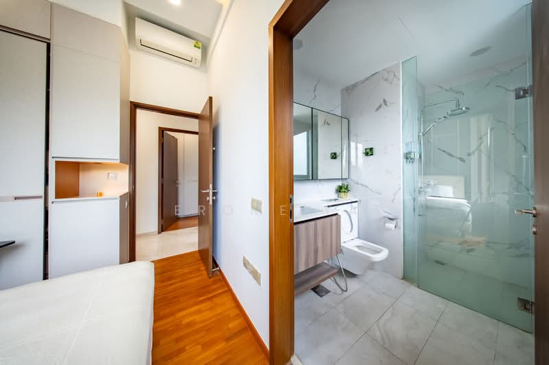 Lattice One, 3 Seraya Crescent, 4 Bedrooms, 1,033 sqft, Condominium For Sale, by Jerome Yap, 500105344 - Master Bathroom - PropertyGuru.com.sg