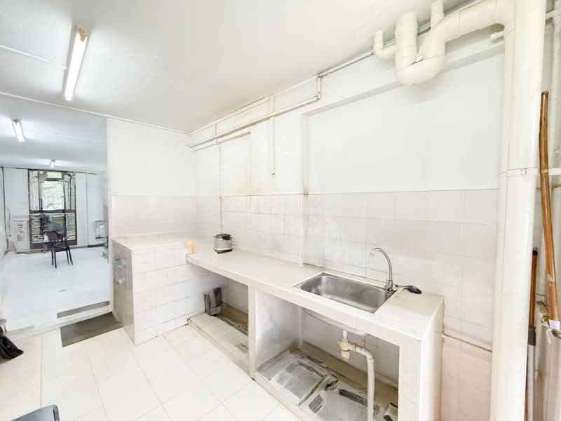 644 Hougang Avenue 8, 644 Hougang Avenue 8, 2 Bedrooms, 750 sqft, HDB Flat For Rent, by Leeon Ling, 500105359 - Kitchen - PropertyGuru.com.sg