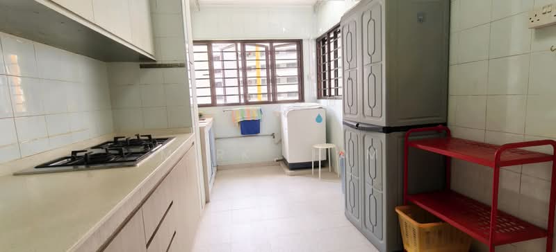 333 Sembawang Close, 333 Sembawang Close, 3 Bedrooms, 1,238 sqft, HDB Flat For Rent, by Mark Sham, 500105360 - Kitchen - PropertyGuru.com.sg