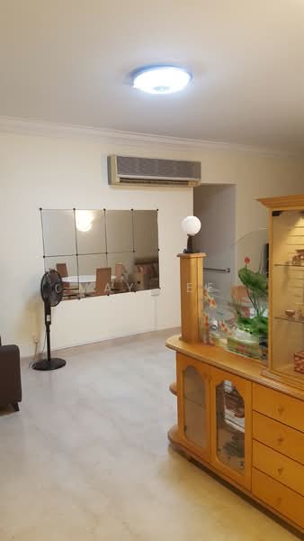 Simsville, 8 Geylang East Avenue 2, 4 Bedrooms, 1,528 sqft, Condominium For Sale, by May Lee, 500105365 - Living Room - PropertyGuru.com.sg