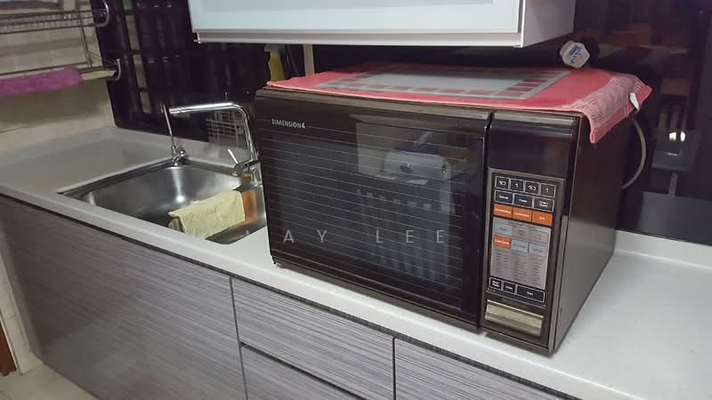 Simsville, 8 Geylang East Avenue 2, 4 Bedrooms, 1,528 sqft, Condominium For Sale, by May Lee, 500105365 - Kitchen - PropertyGuru.com.sg